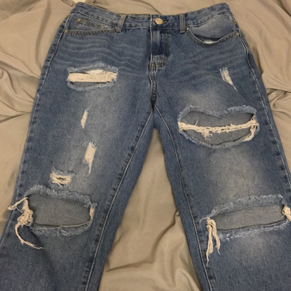 Distressed Boyfriend Jeans
